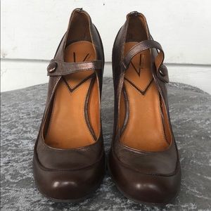 Vince Camuto Copper Mary Jane closed toe heels
